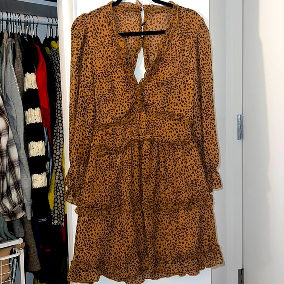 Backless ruffle dress in cheetah print - Picture 3 of 3